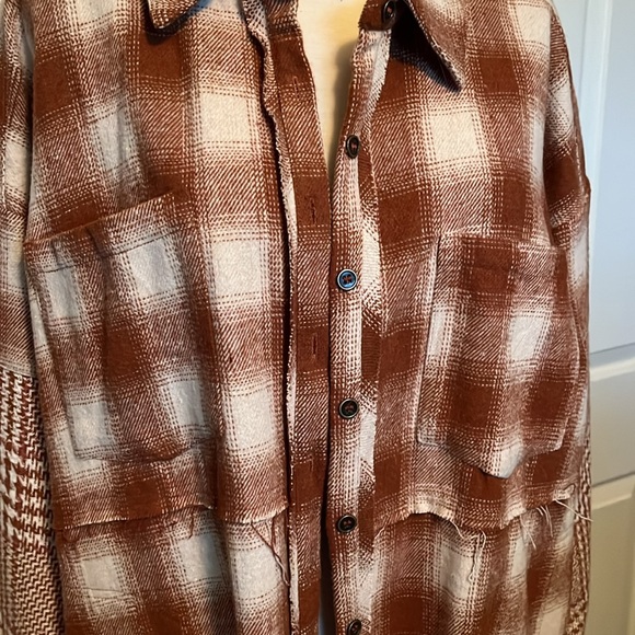🥳HP🥳 FATE Plaid Two Tone Oversized Shacket - Picture 4 of 11
